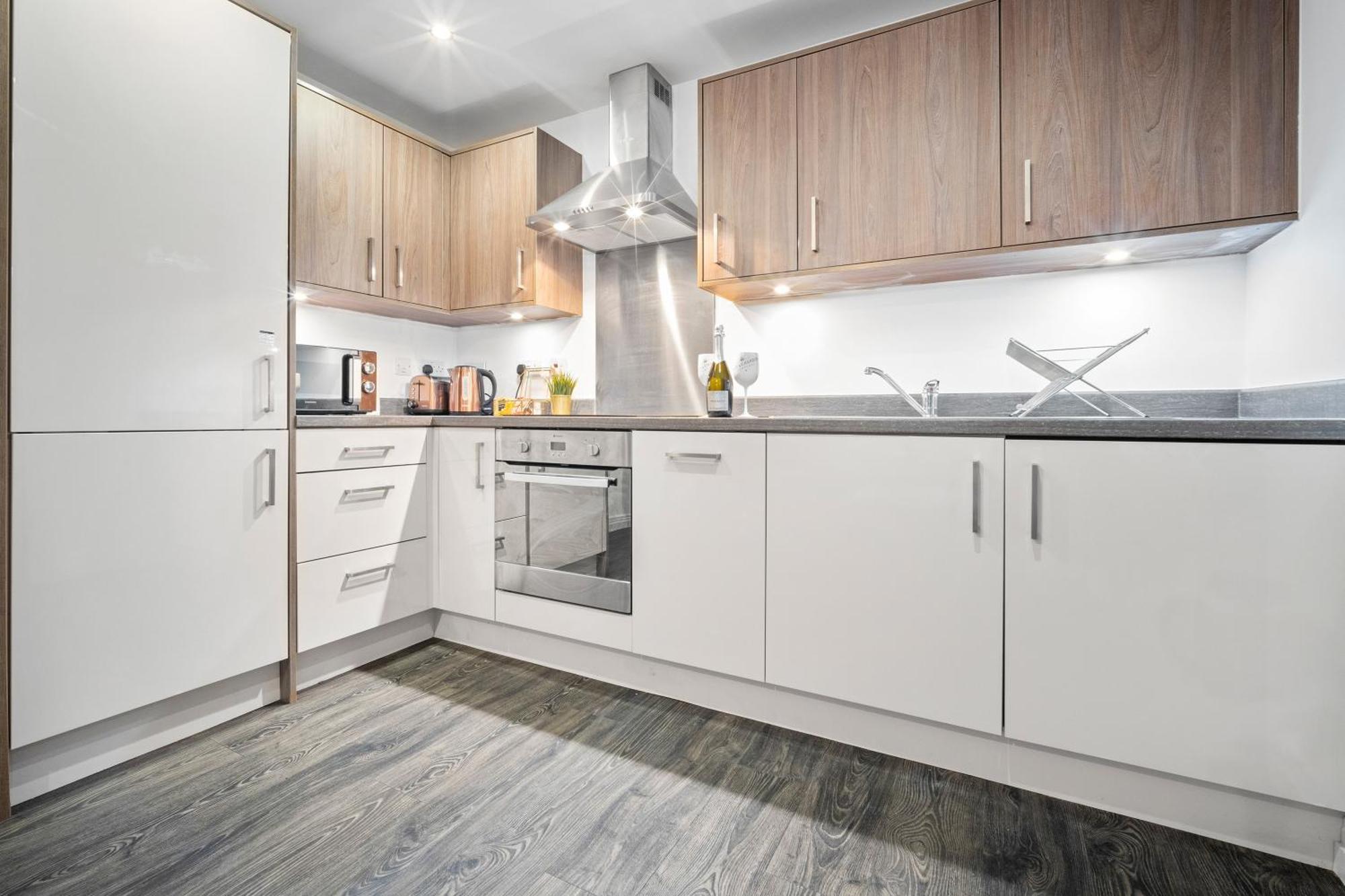 New Luxe Apartment - Secure Parking - Birmingham City Centre - Netflix - Wifi - Top Rated - 54M Exterior photo
